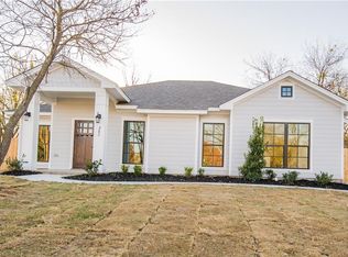 207 Dewberry St, Waxahachie, TX 75165