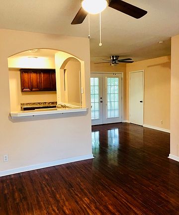 3rd image of 3111 Goosecreek St