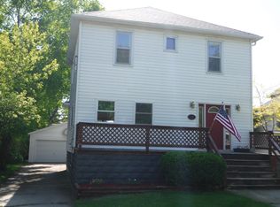1117 S 17th St, Manitowoc, WI 54220