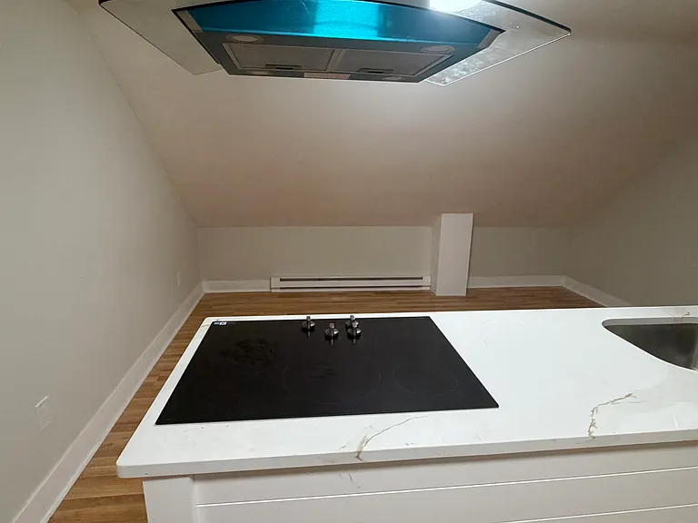 Electric stove w/ hood