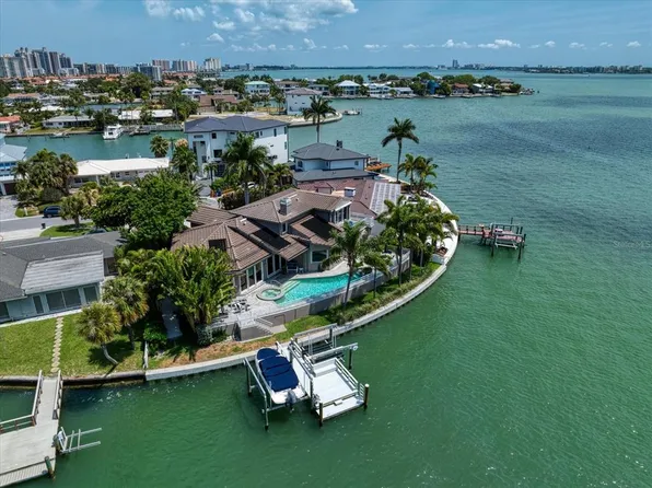 2247 Donato Dr, Belleair Beach, FL 33786