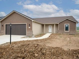520 Goldfinch Run, Roanoke, IN 46783