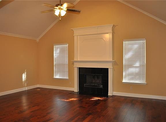 2nd image of 1111 Coventry Ln
