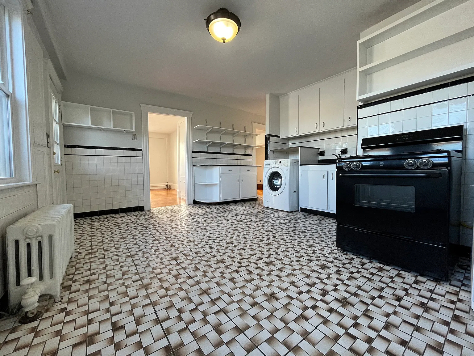 2 bed, 1300 sqft, $2,250 — Photo 3
