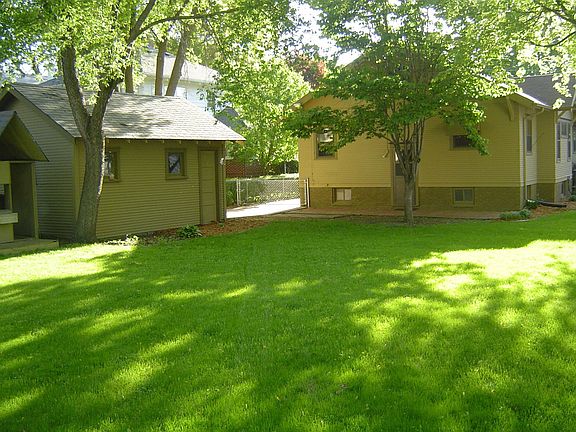 Lg Fenced-in Backyard