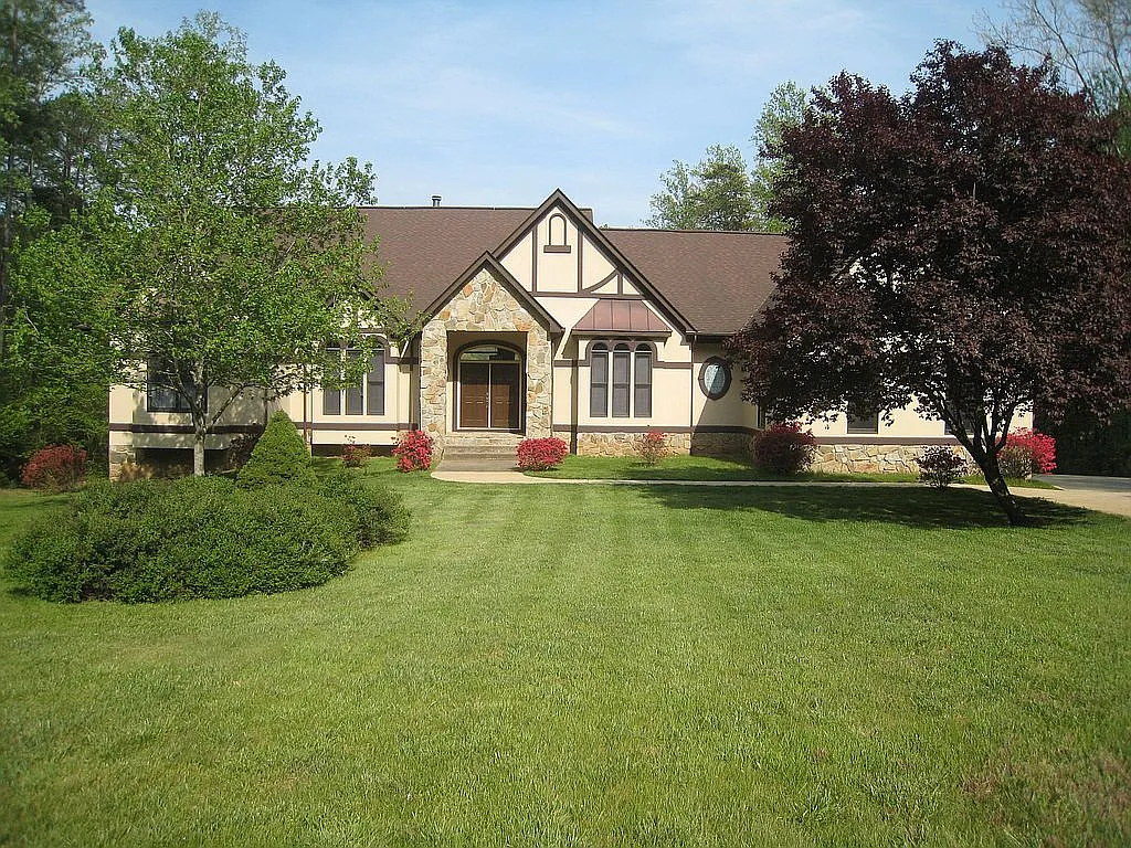 6505 Matthew Ln photo 1
