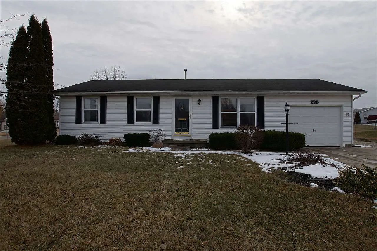 235 Academy Ct photo 1