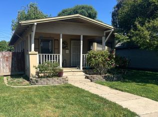 145 Davitt Ave, Oakdale, CA 95361