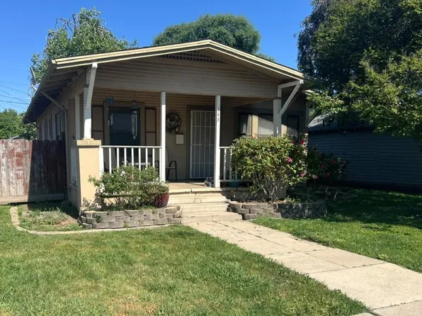 145 Davitt Ave, Oakdale, CA 95361