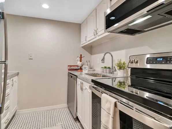 The Garden Apartments | 1 & 2 Bedroom Apartments in Orlando, FL, 1415-1419 E Gore St #1, Orlando, FL 32811