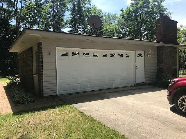 4 bed, 1.5 bath, 1991 sqft, $2,500 — Photo 4