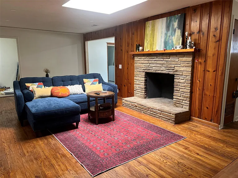 1003 W Bluebonnet Dr — Photo 2