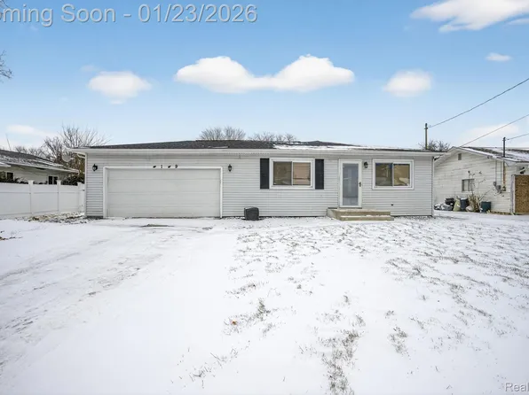 4149 Amelia Dr, Saginaw, MI 48601