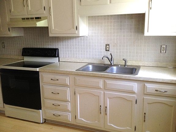 2nd image of 2136 Biddle St