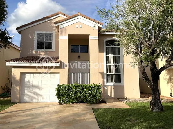 7449 Santa Monica Dr, Pompano Beach, FL 33063