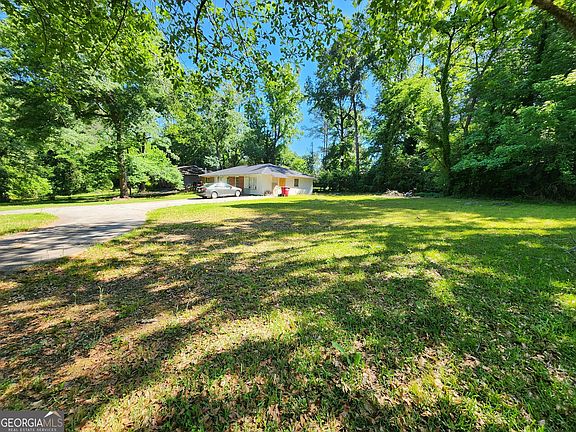 4th image of 2741 Coral Way