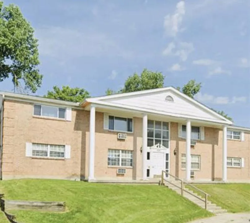 423 Briarwood Ave #8