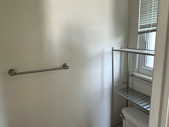3rd image of 169 Augusta Ave Fl 2nd