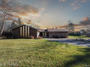 30540 Martindale Rd, New Hudson, MI 48165