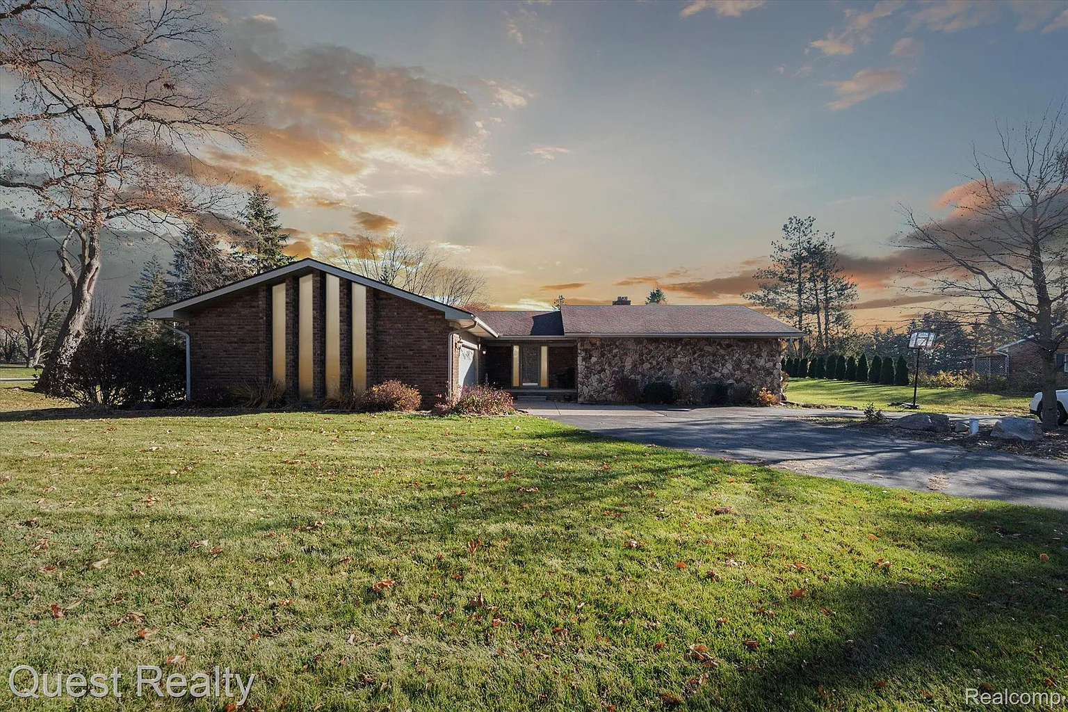 30540 Martindale Rd photo 1