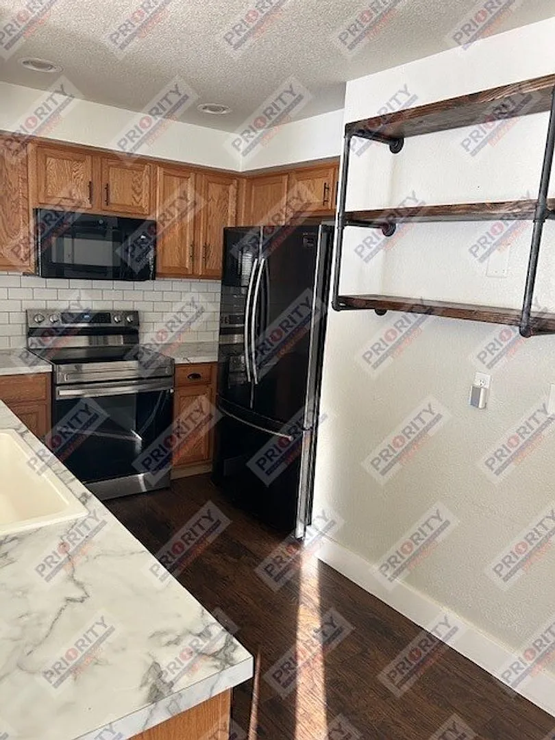 3/2.5 Townhome — Photo 4