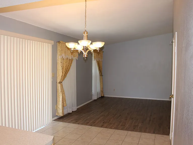 602 W Kilarea Ave — Photo 11