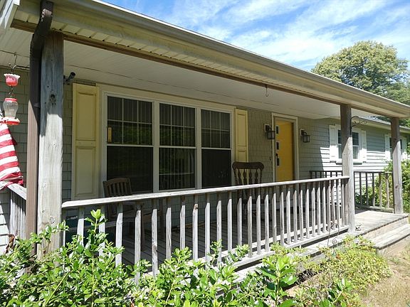 3rd image of 21 Beech Bluff Rd