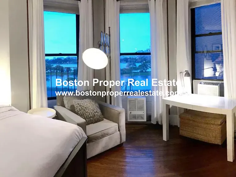 312 Beacon St #7 — Photo 4