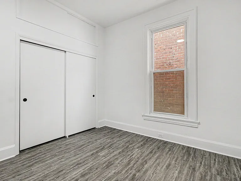 324 Linden St — Photo 9