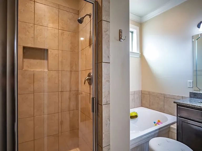 122 Westbury Cir — Photo 4