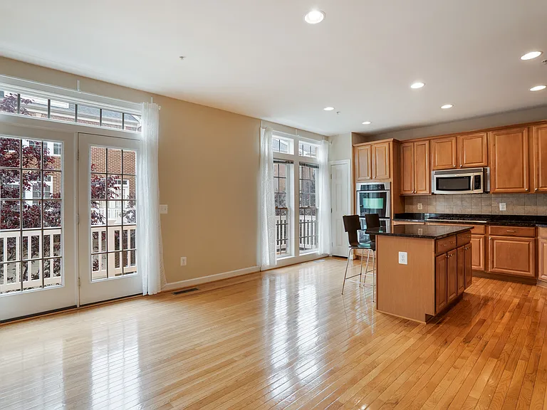 7979 Vigne Ct — Photo 2
