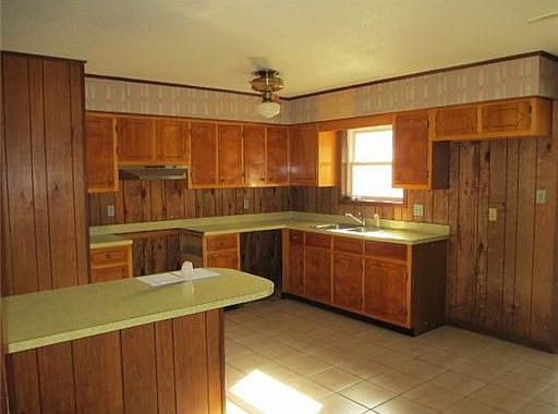 3rd image of 554 Meadow Dr