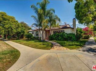 16750 Gilmore St, Van Nuys, CA 91406