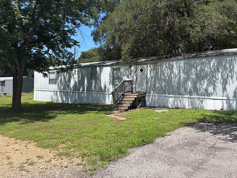 Roland Ln — Photo 1