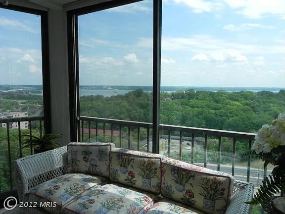 4th image of 5904 Mount Eagle Dr APT 1512