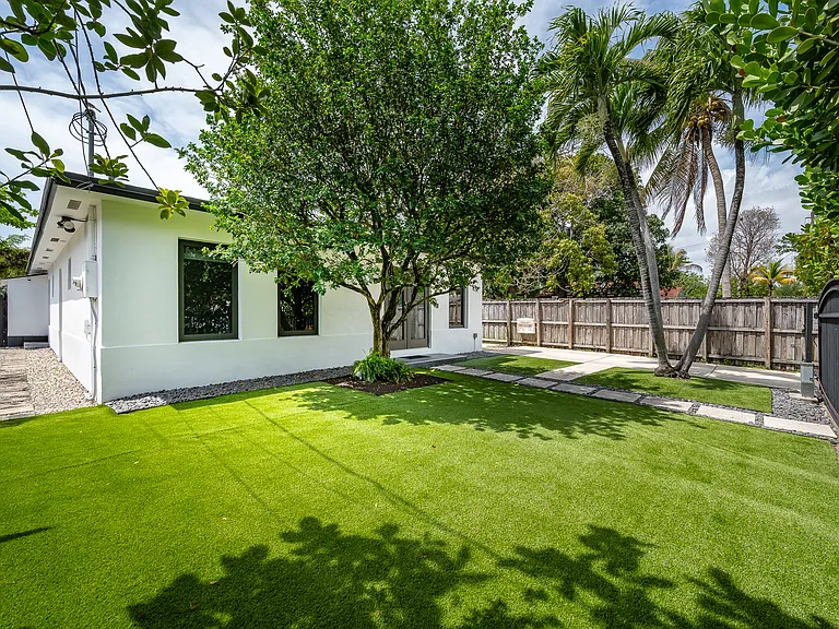 412 NW 41st St — Photo 38