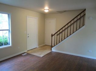 1430 Walnut Cir, Carol Stream, IL 60188