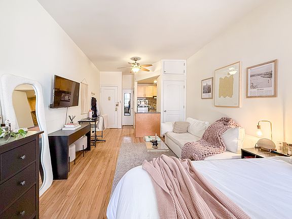 2nd image of 223 E 78th St APT 3C