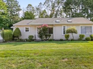 4 Hellstrom Rd, East Haven, CT 06512