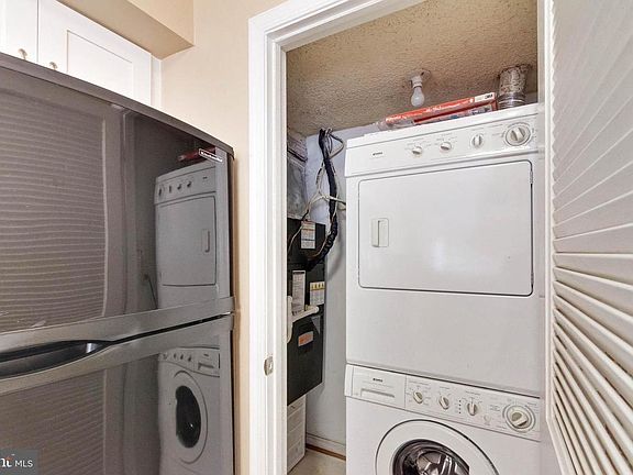 5th image of 6027 Curtier Dr Unit A