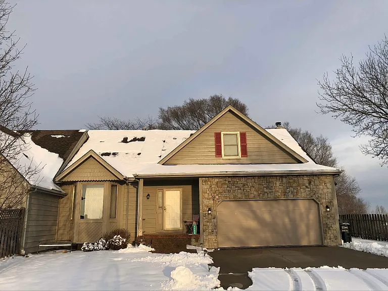 2206 Greenbrier Dr — Photo 25