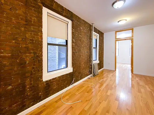Rented by City Connections Realty | media 20