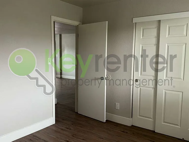 5720 Falconer Way #B — Photo 10