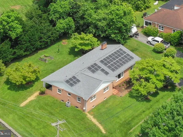 23 Fairmont Ave, Shepherdstown, WV 25443