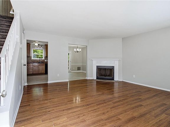 4th image of 1805 Queen Anne Ct