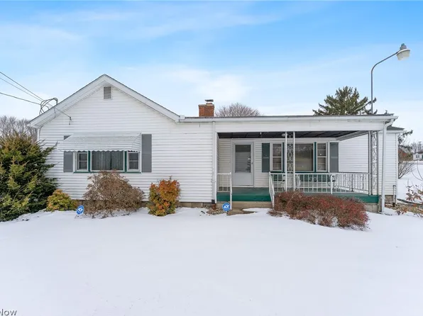 5160 Oak St, Lowellville, OH 44436