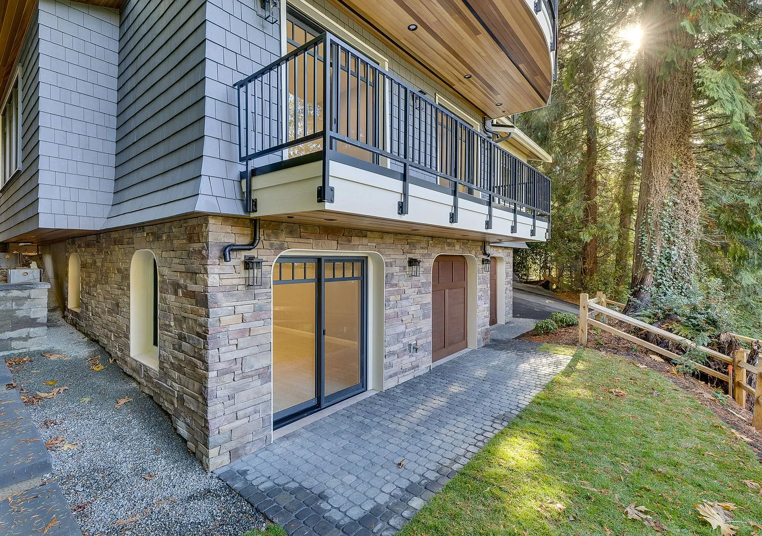 3Bd/3.5Ba Kirkland Home — Photo 4