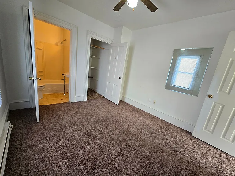 618 E Mulberry St — Photo 5
