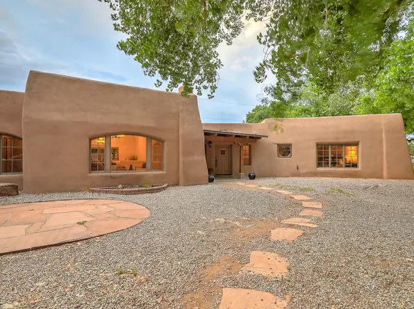 1022 Acequia Trl, Albuquerque, NM 87107
