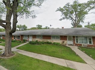 544 E Palatine Rd #1, Palatine, IL 60074